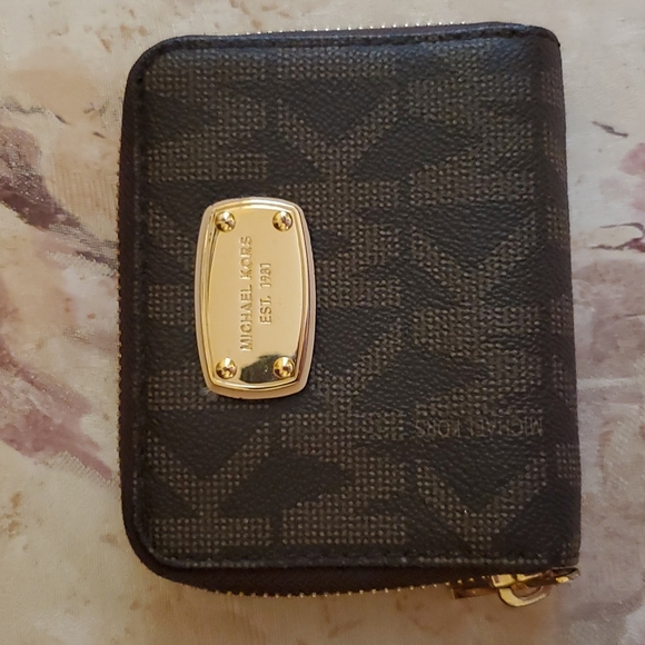 Michael Kors Handbag Set - Picture 13 of 15